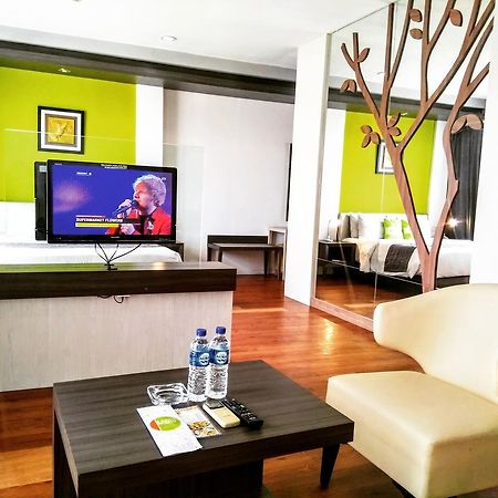 Hotel Victoria River View Banjarmasin (South Kalimantan) Exterior foto