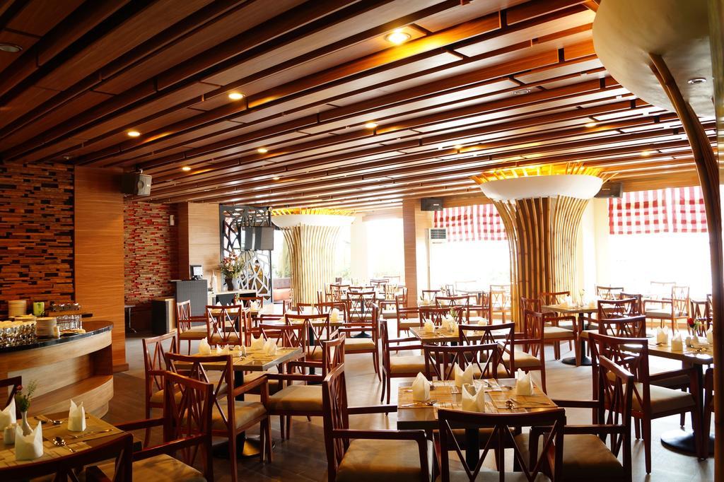 Hotel Victoria River View Banjarmasin (South Kalimantan) Exterior foto
