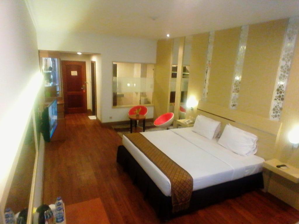Hotel Victoria River View Banjarmasin (South Kalimantan) Exterior foto