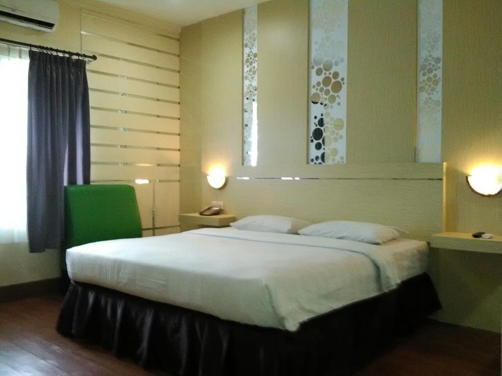 Hotel Victoria River View Banjarmasin (South Kalimantan) Exterior foto
